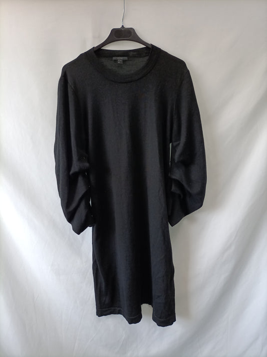 COS. vestido negro midi punto T.m