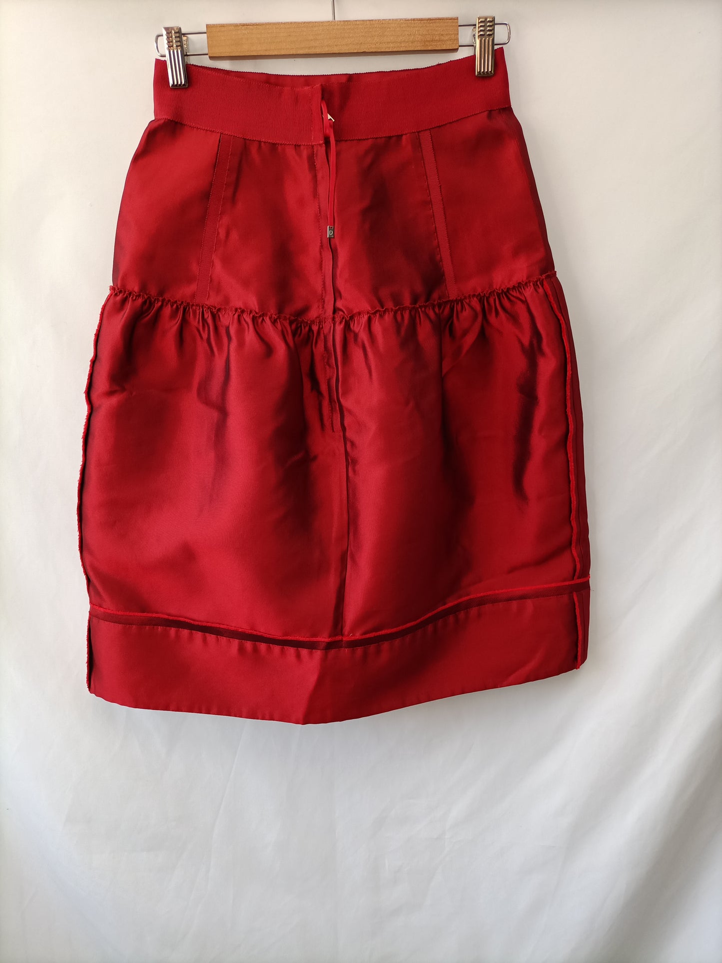 DOLCE&GABANA.Falda midi roja vuelo T.34