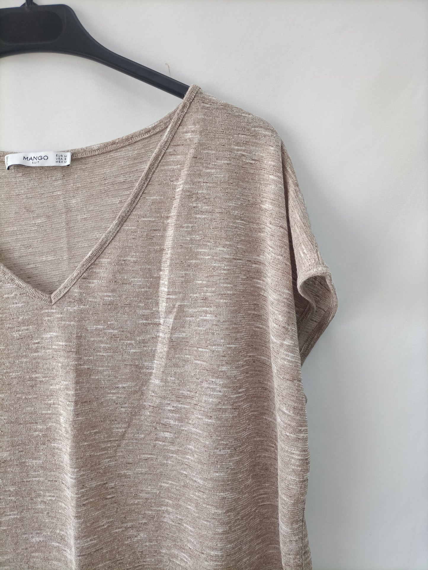 MANGO. Camiseta beige jaspeada T.m