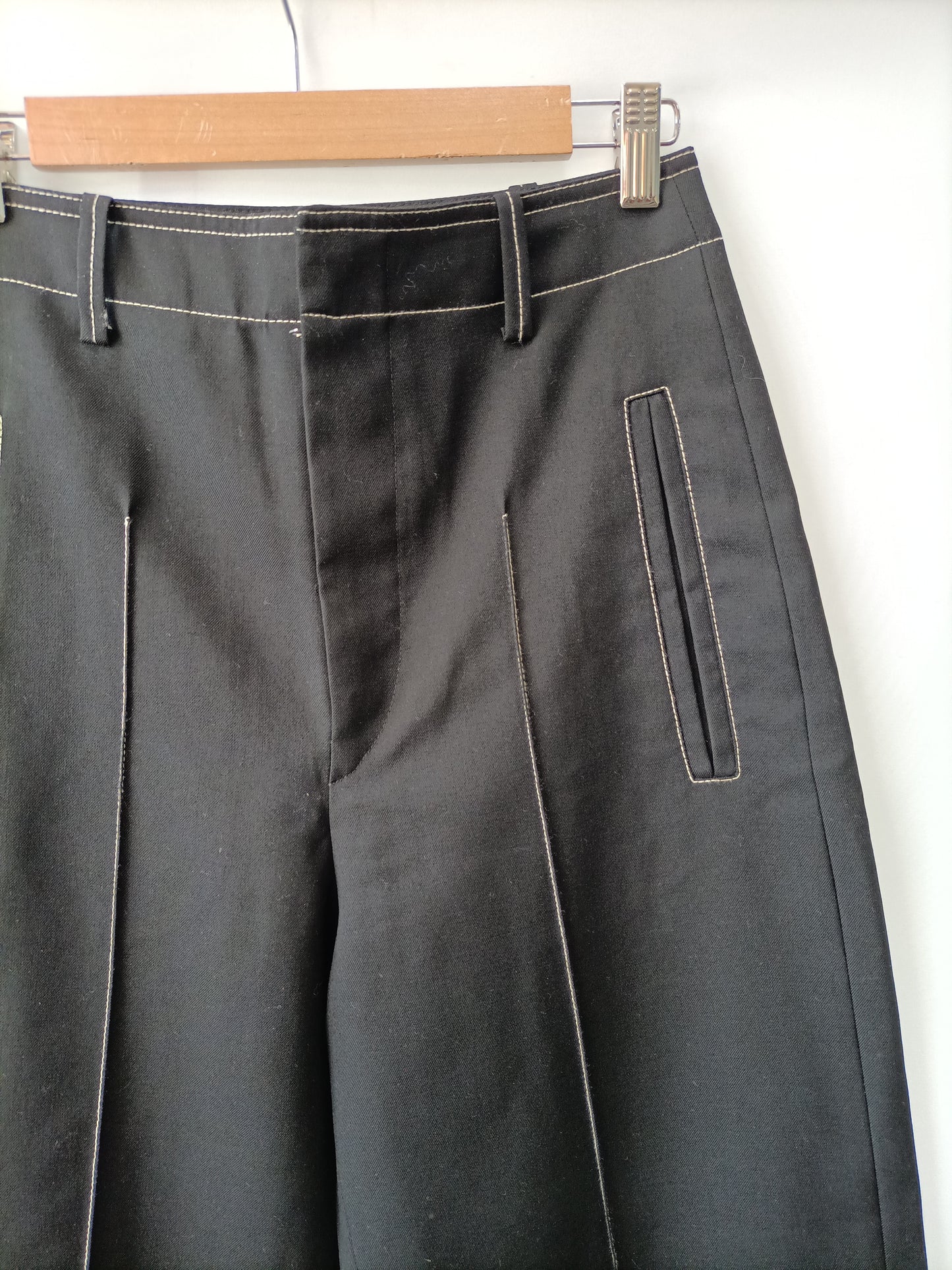 ISABEL MARANT. Pantalón negro costuras T.34