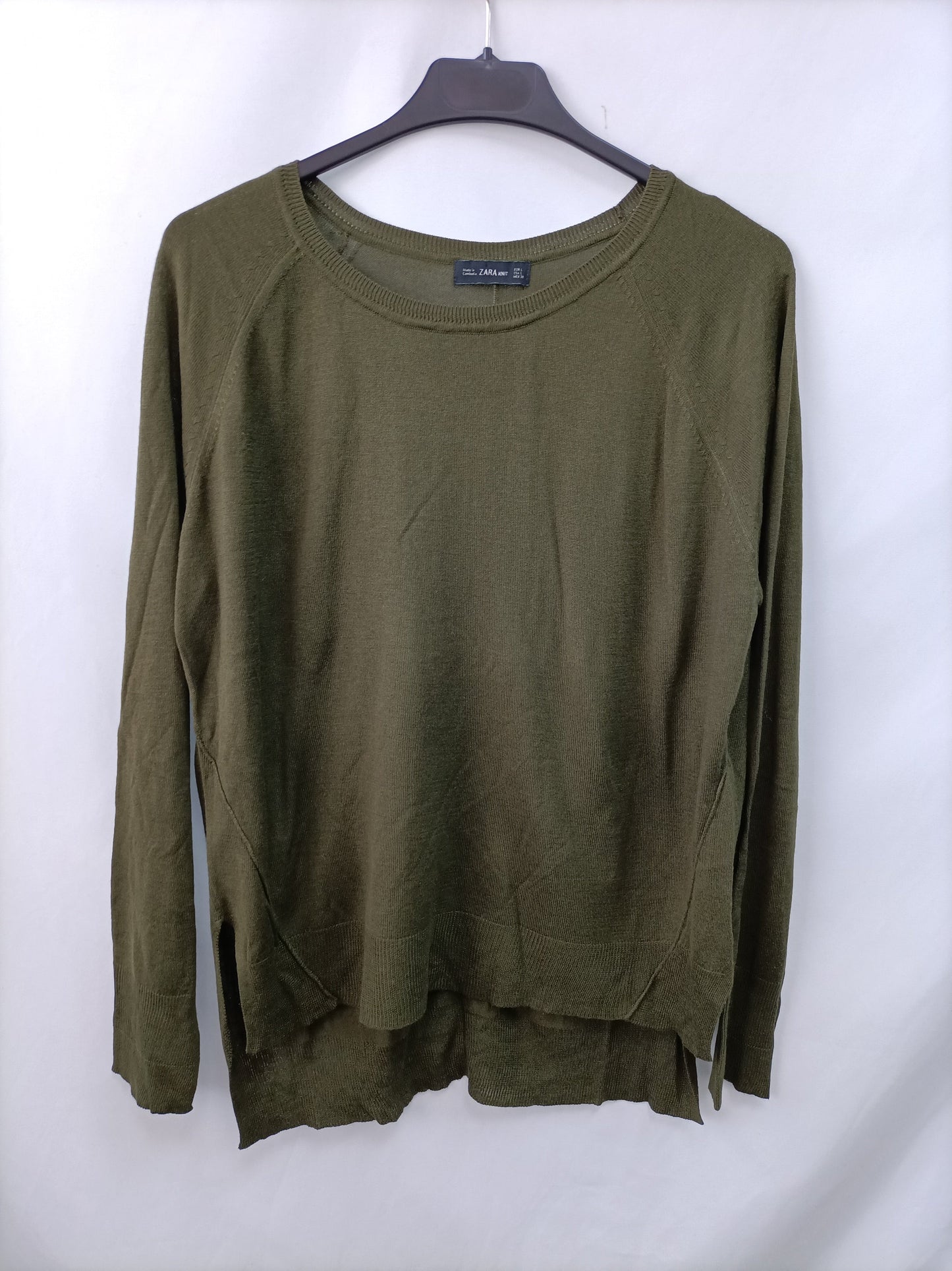 ZARA. Jersey Finito verde T.l