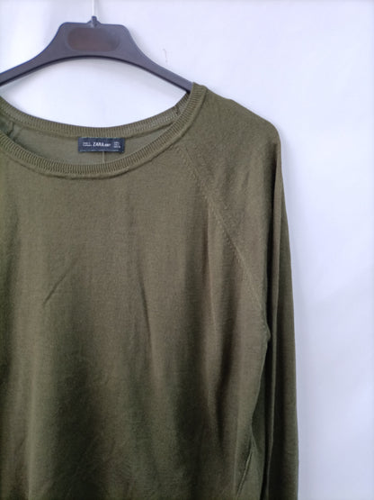 ZARA. Jersey Finito verde T.l