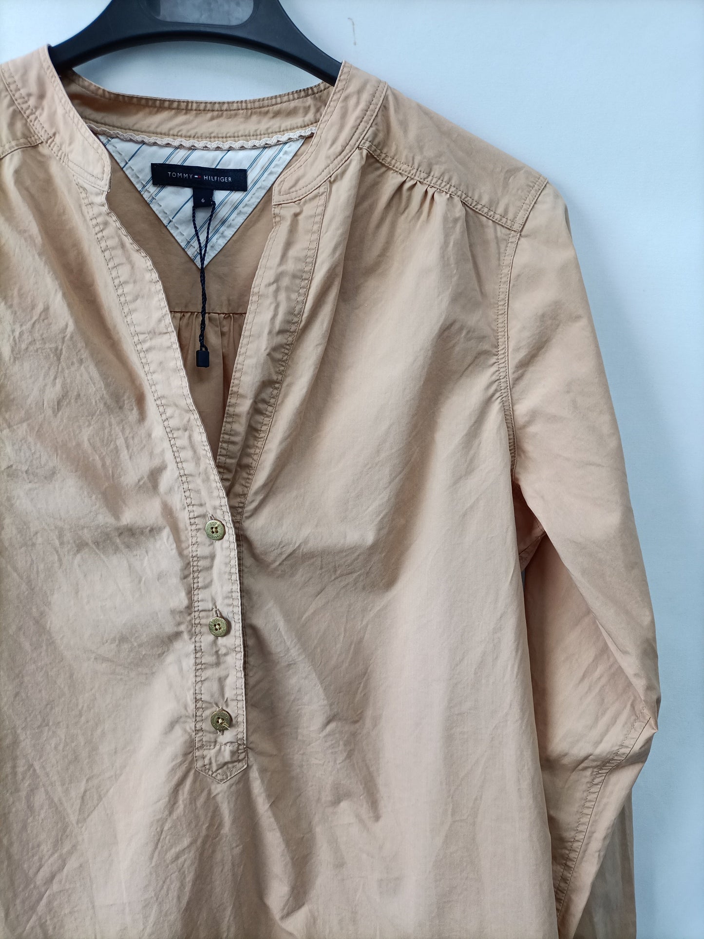 TOMMY HILFIGER. Camisa larga beige T.6(s)