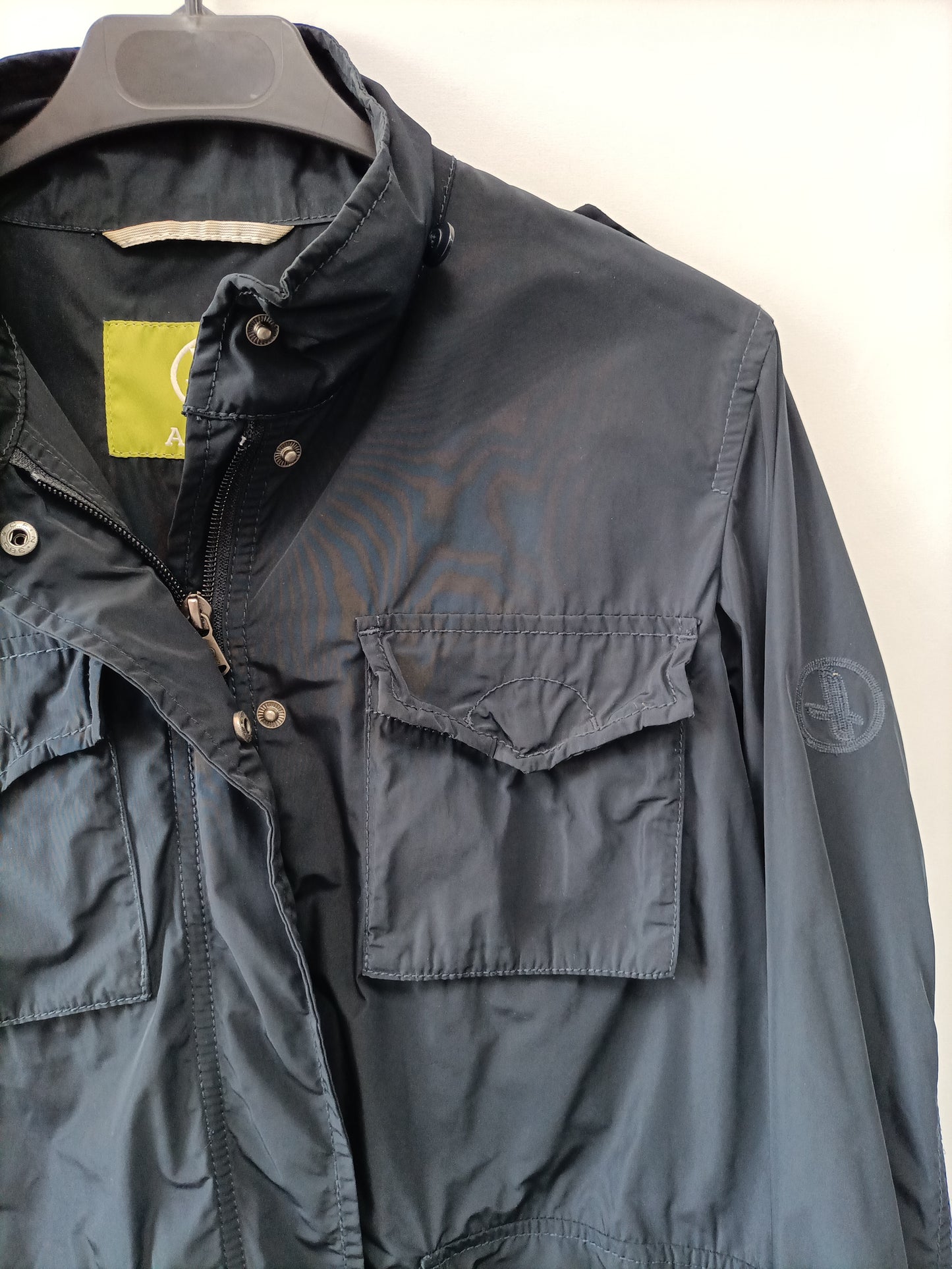 AIGLE. Parka azul impermeable T.38