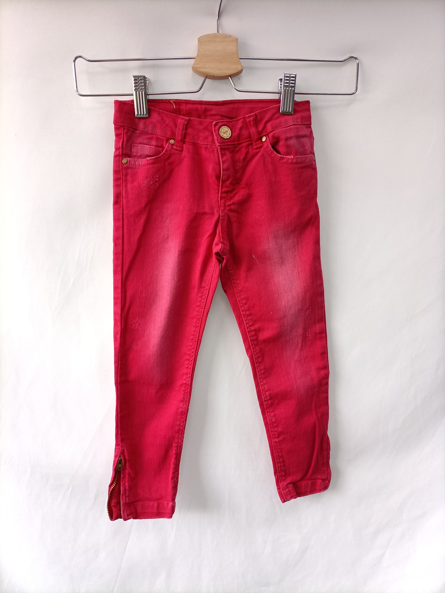 ZARA. Pantalón rosa desgastado T.3-4 años