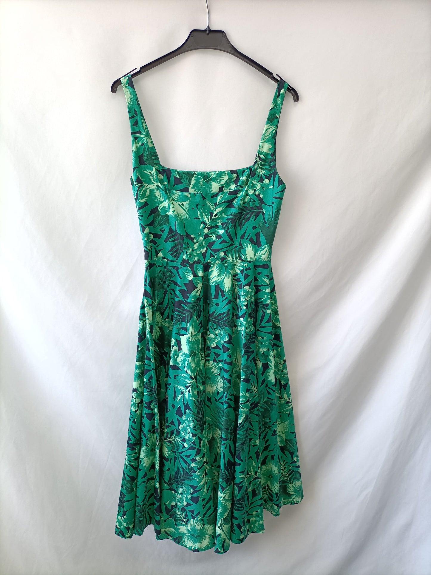 ZARA.Vestido midi verde Flores T.XS