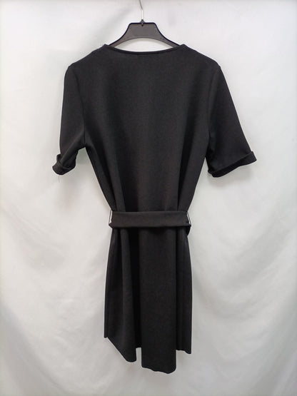 ZARA. Vestido negro corto T.s