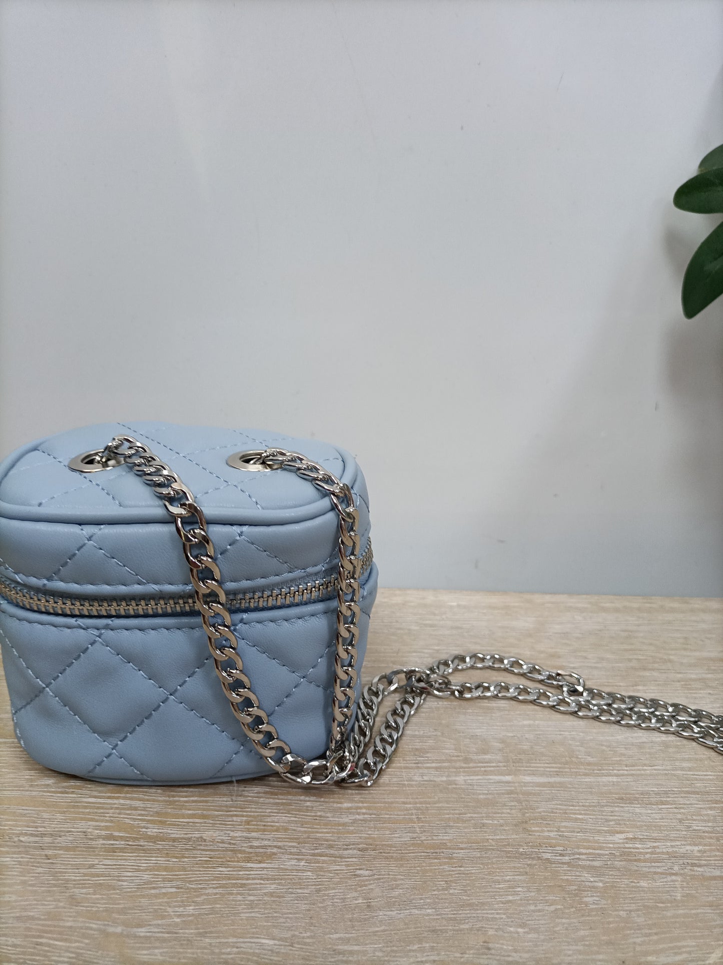 STRADIVARIUS. Mini bolso azul