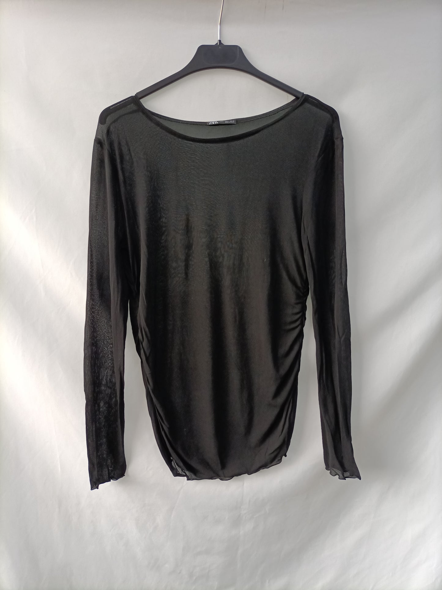 ZARA. Camiseta negra Fruncida T.l