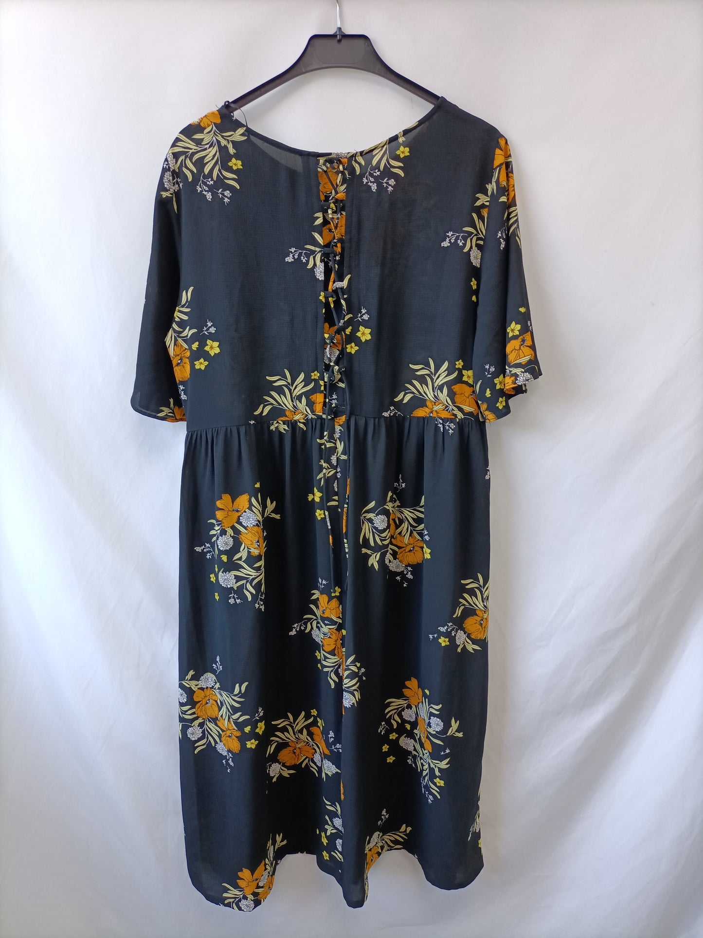 ZARA. Vestido negro flores T.l