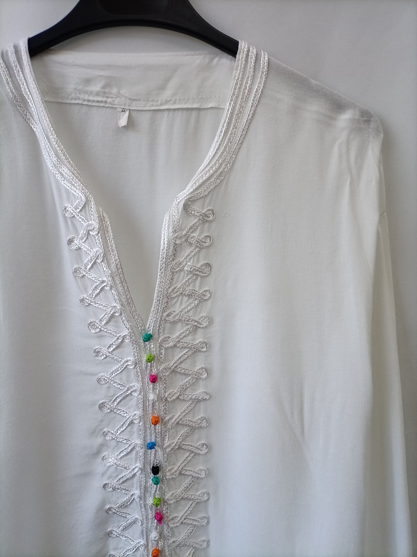 OTRAS. Blusa blanca botones Tu(m)