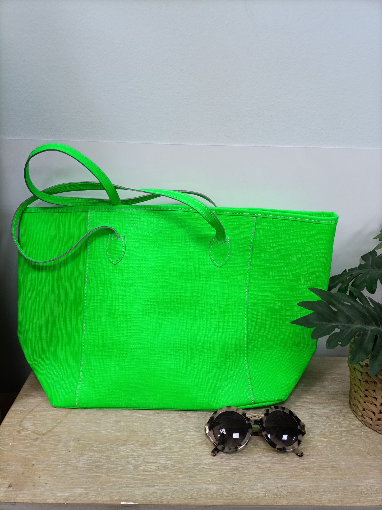 OTRAS. Bolso verde shopper