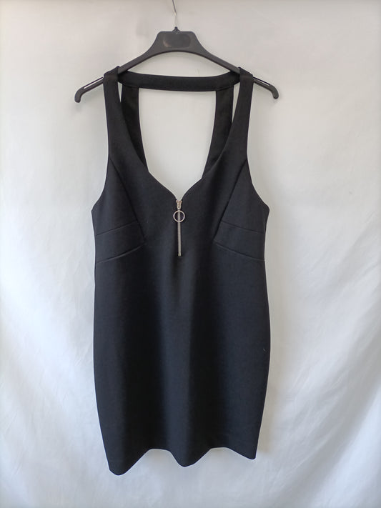 ZARA. Vestido negro corto T.m