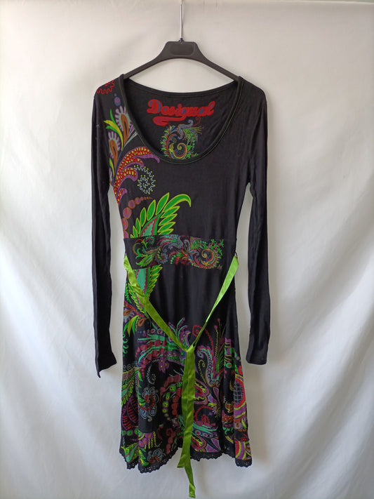 DESIGUAL. Vestido negro detalles verdes manga larga T.xs