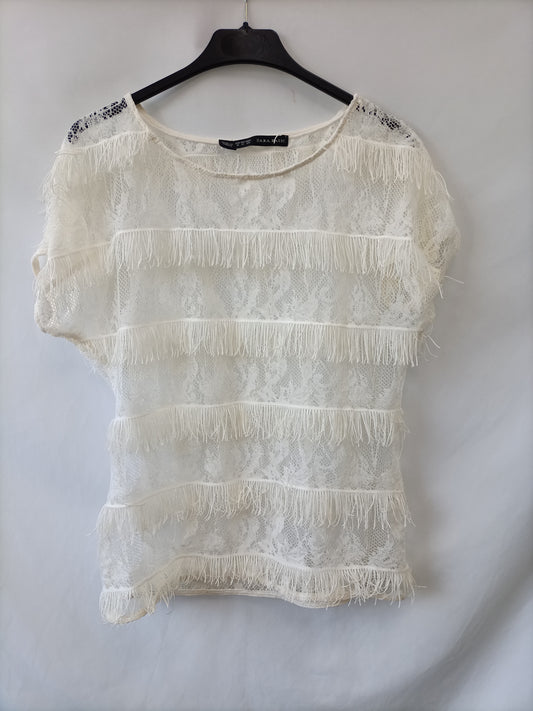 ZARA.Top blanco encaje y flecos T.s