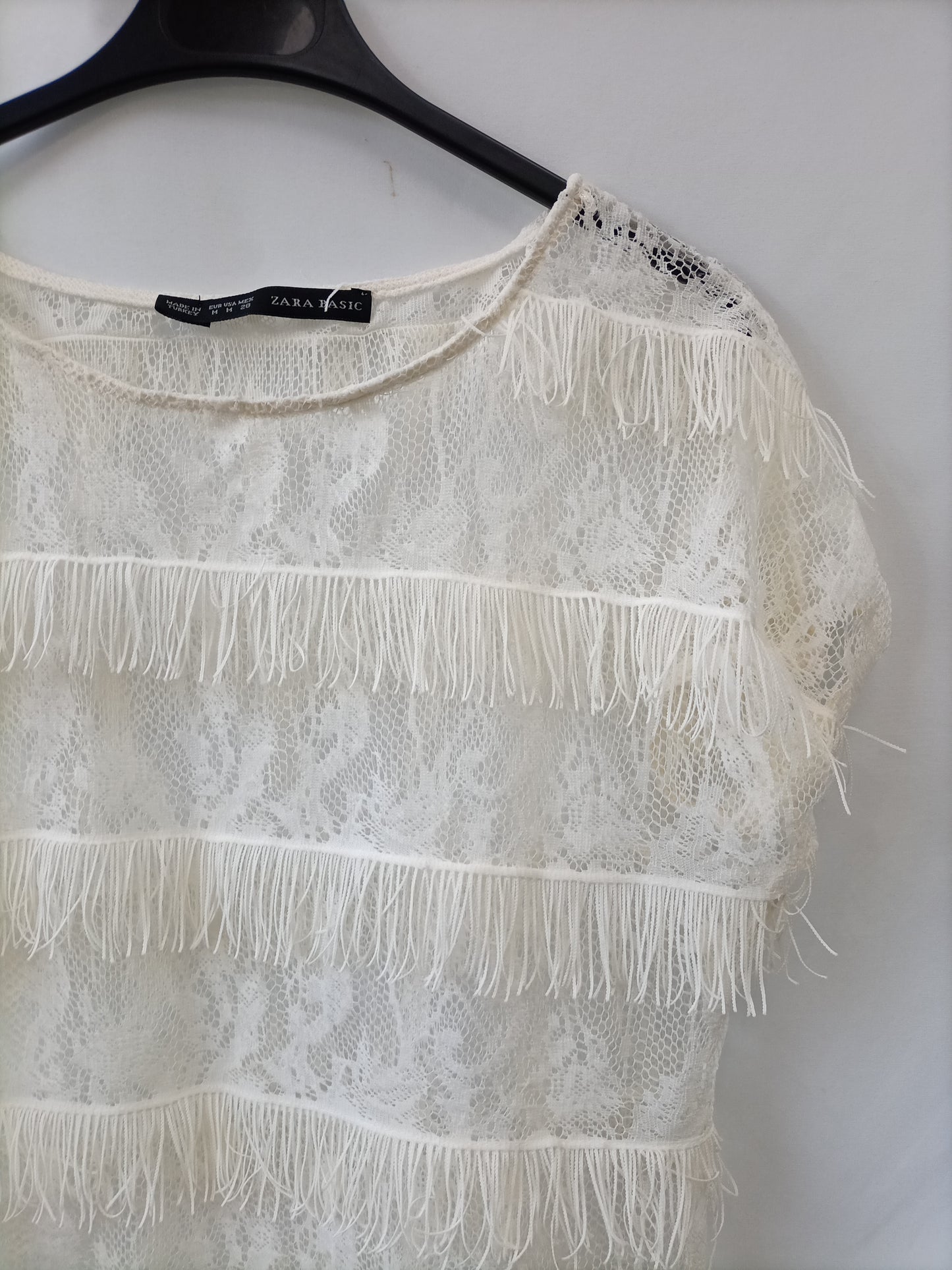 ZARA.Top blanco encaje y flecos T.s