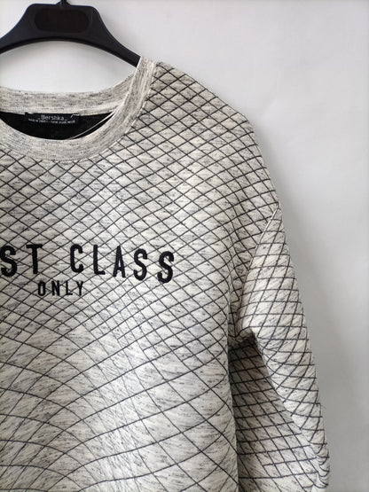 BERSHKA. Sudadera "first class" T.m