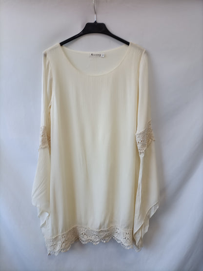 ACESNUG.Vestido crema T.m