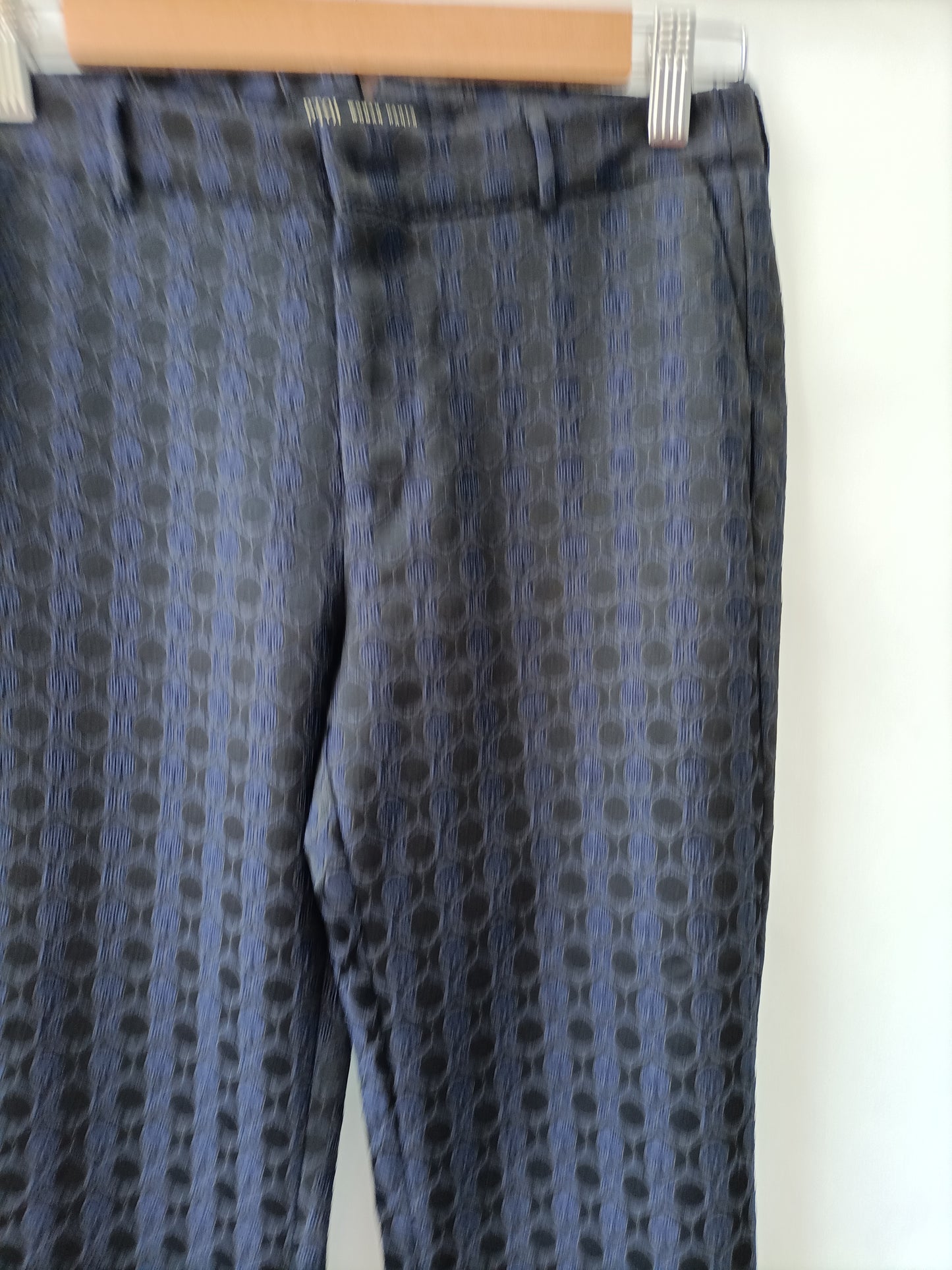 PT01. Pantalón azul estampado T.40(34)