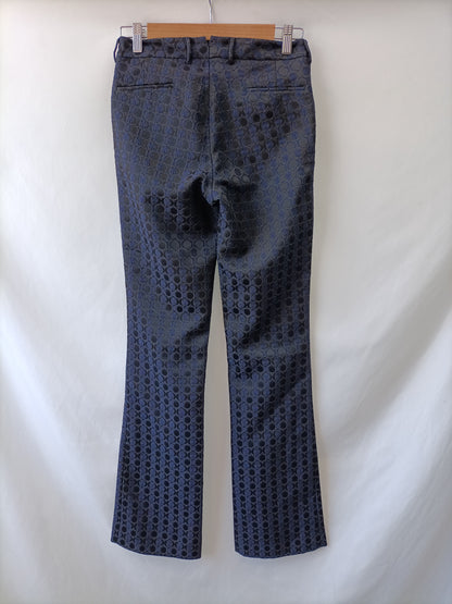 PT01. Pantalón azul estampado T.40(34)