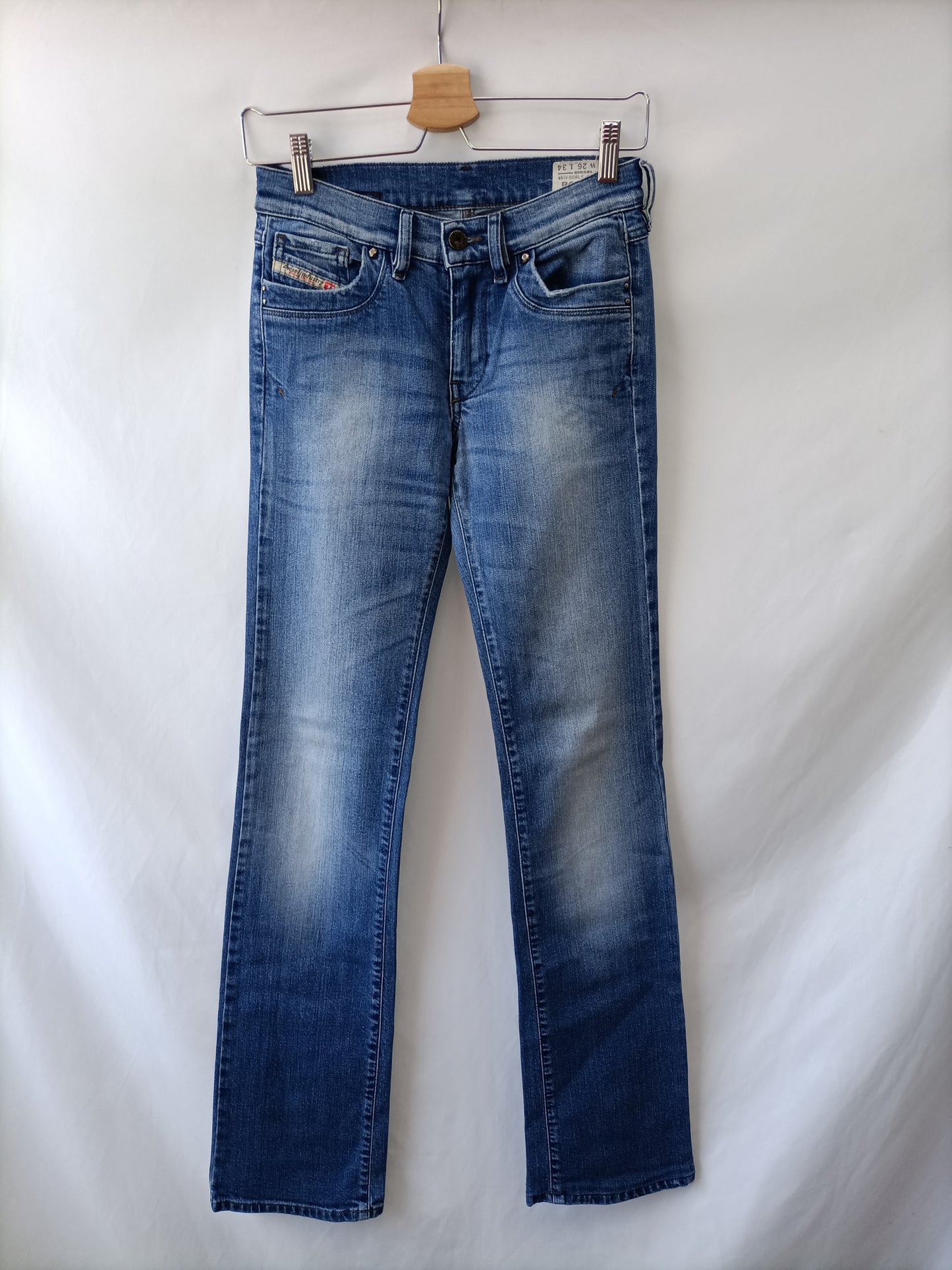 DIESEL. Pantalón denim recto T.26(36)