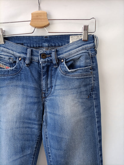 DIESEL. Pantalón denim recto T.26(36)