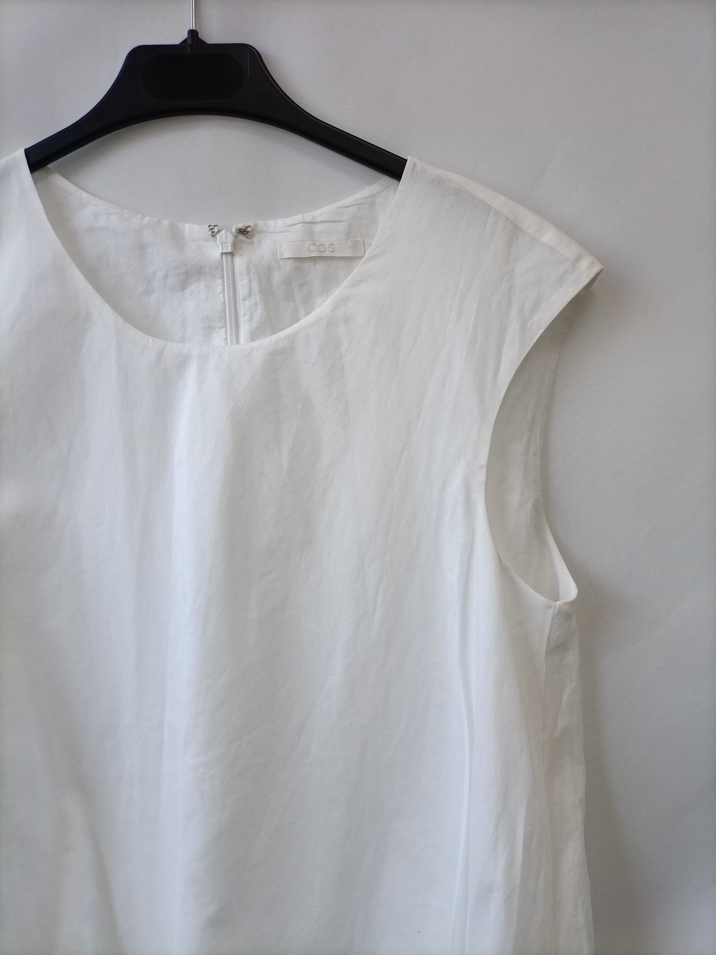 COS.Blusa blanca goma T.38