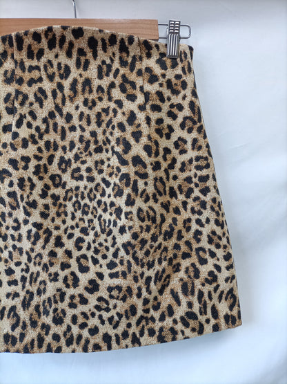 ZARA. Falda animal print T. xs