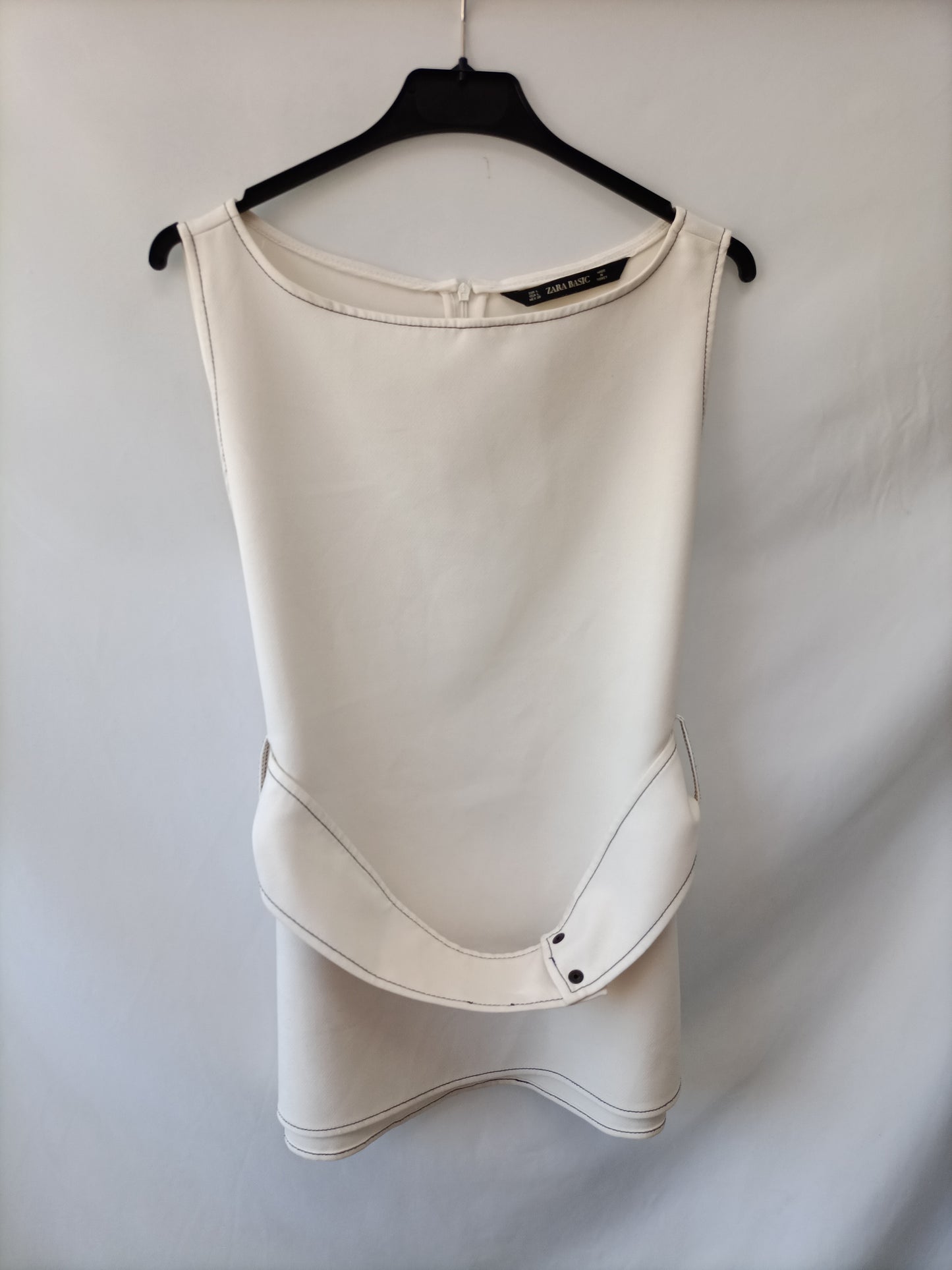 ZARA. Top corto blanco costuras T.L