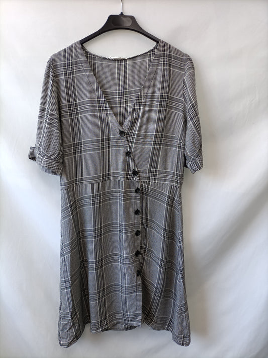 MANGO. Vestido cuadros gris botones T.l