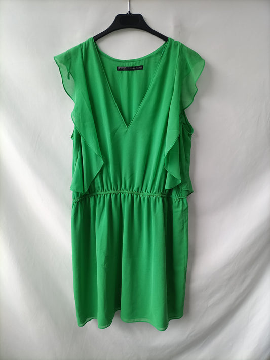 ZARA. Vestido verde fluido T.l