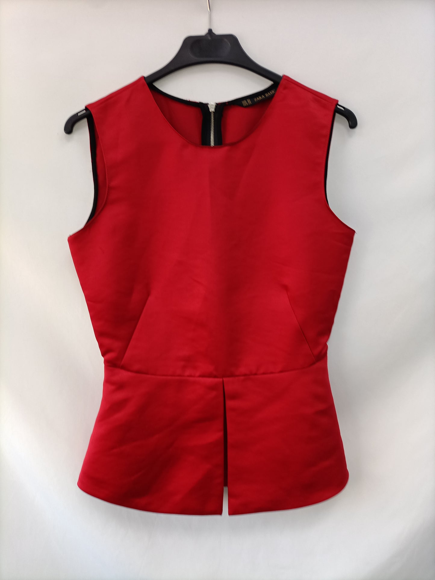 ZARA.Top rojo costuras T.xs