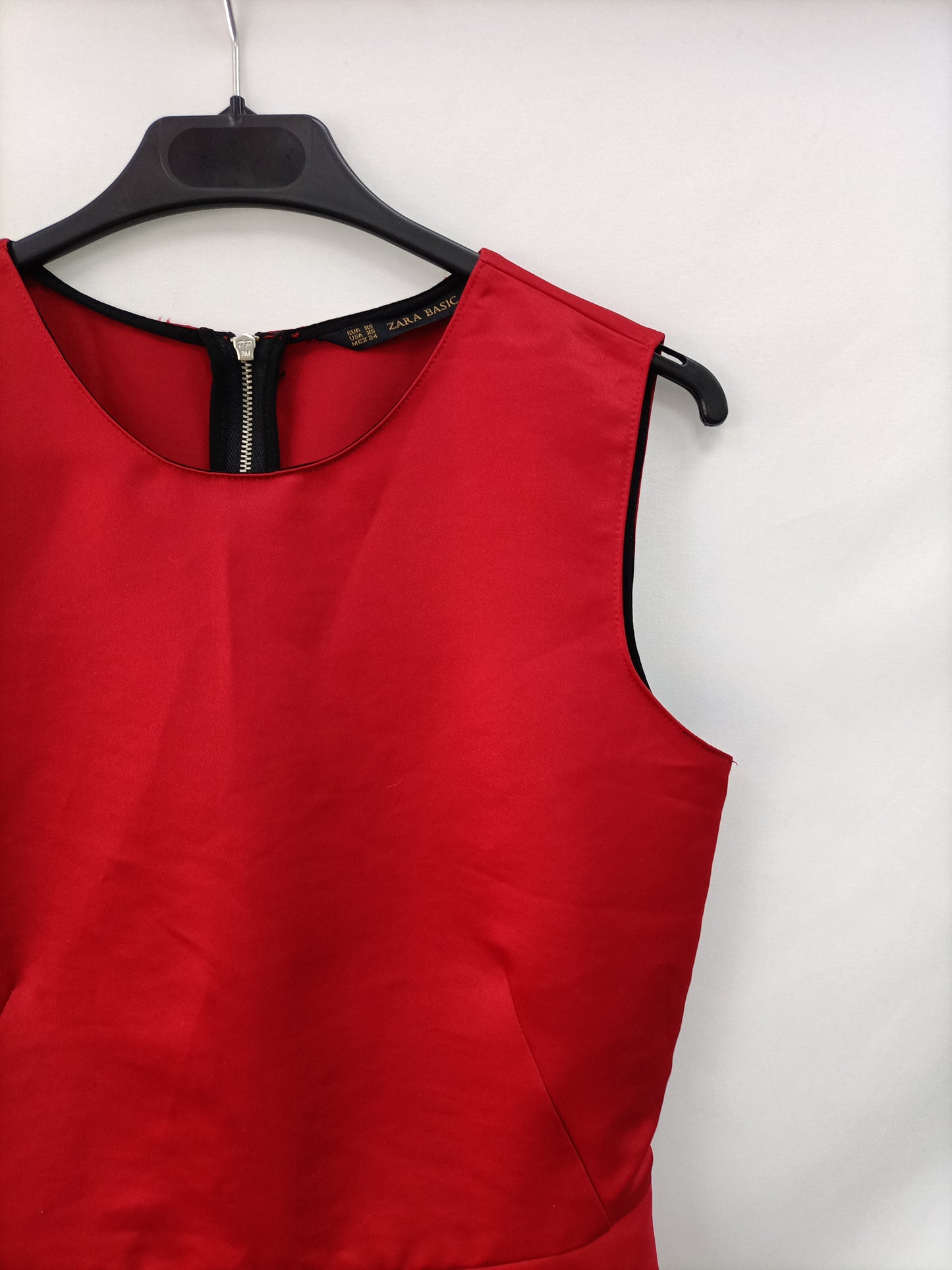 ZARA.Top rojo costuras T.xs