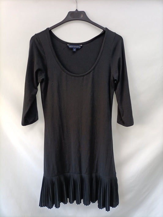 FRENCH CONNECTION. Vestido negro tablas T.s