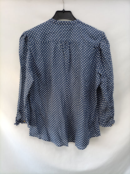 ZARA. Blusa lunares azul T.L