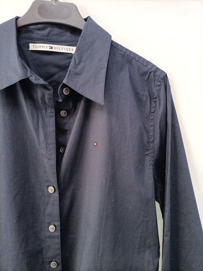 TOMMY HILFIGER.Camisa azul entallada T.10 (M)