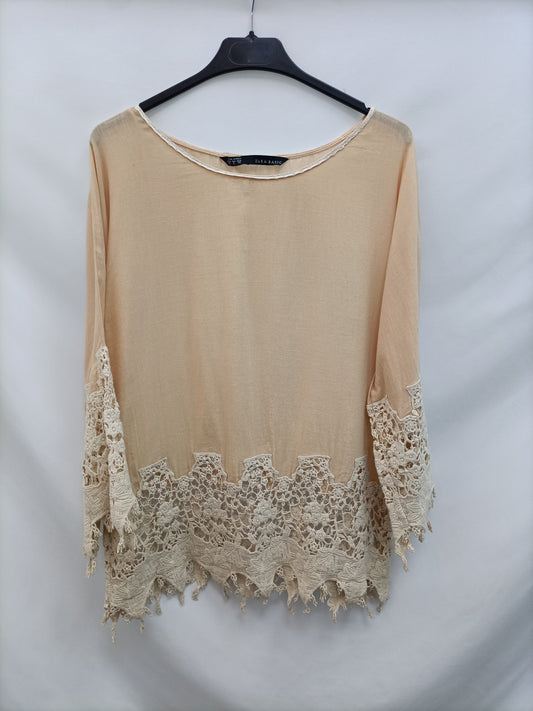 ZARA. Blusa nude encaje T.s