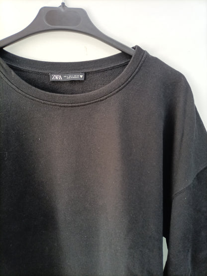 ZARA. Camiseta ancha negra T.l