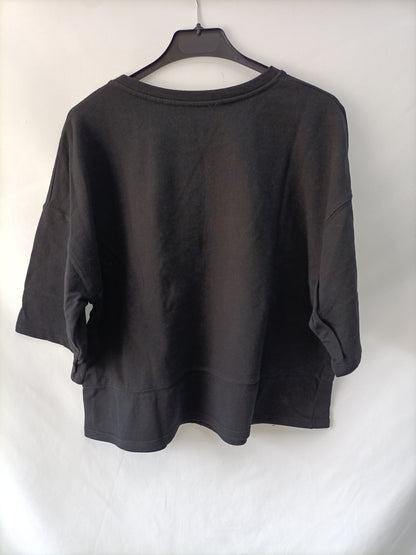 ZARA. Camiseta ancha negra T.l