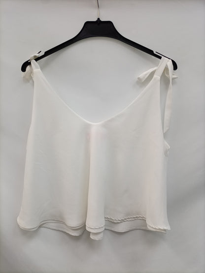 THE ARE. Blusa blanca lazada T.m