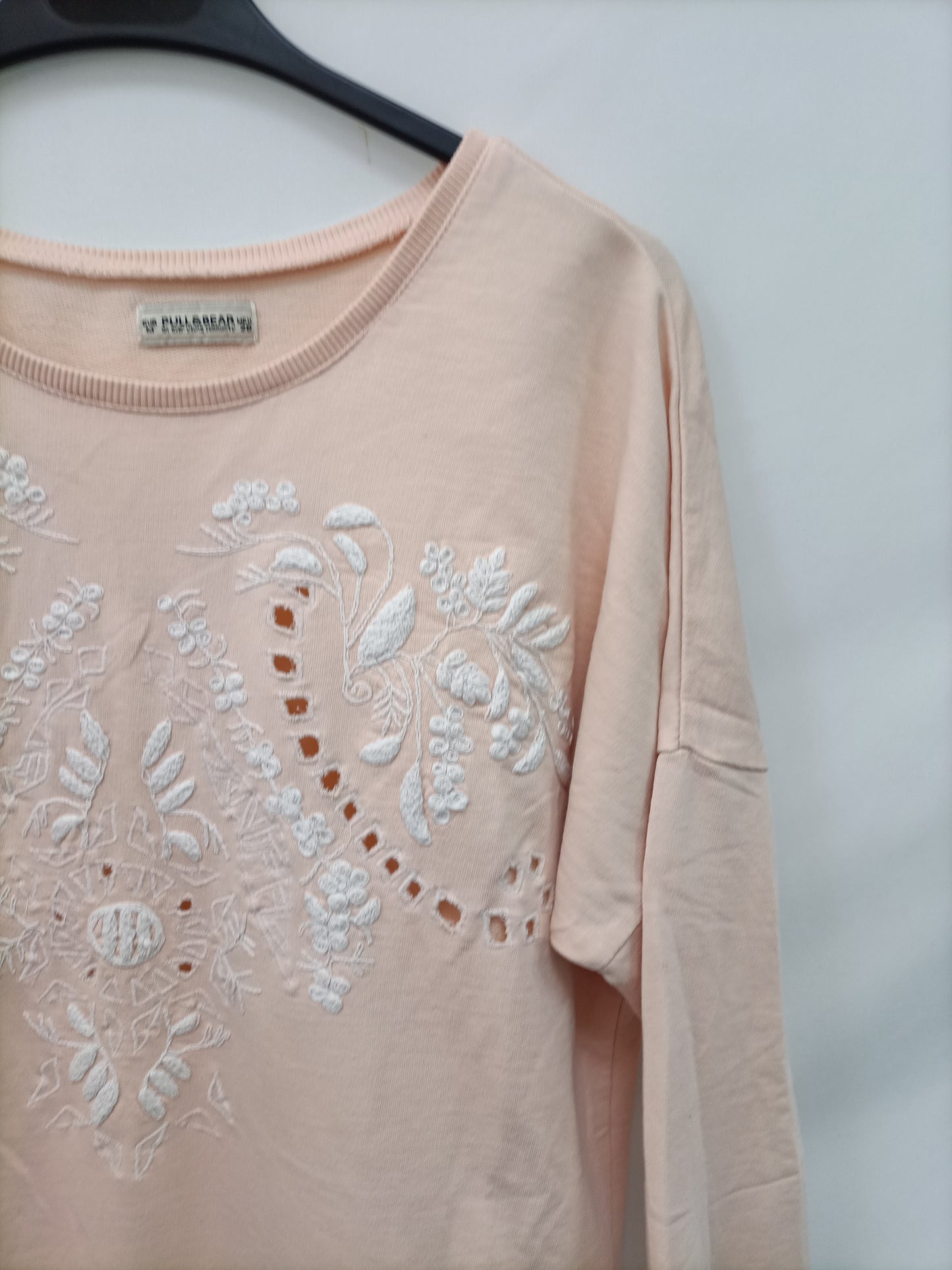 PULL&BEAR. Sudadera rosa flores T.m