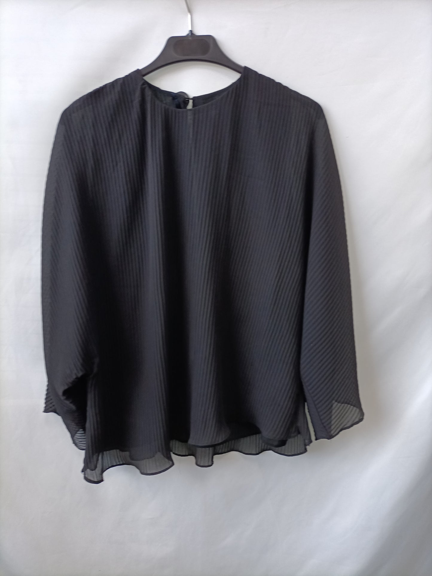 ZARA. Blusa negra plisada T.m (tara)