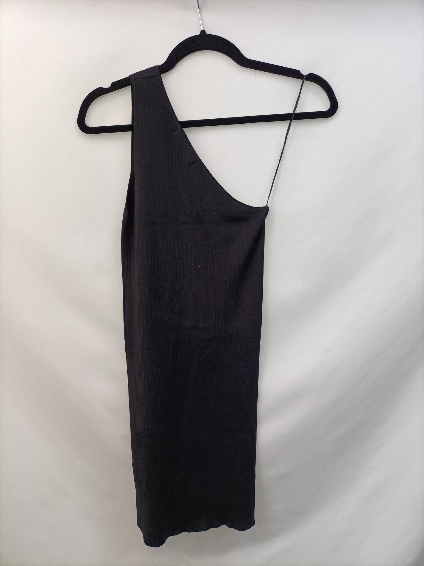 ZARA. Vestido negro asimétrico T.l