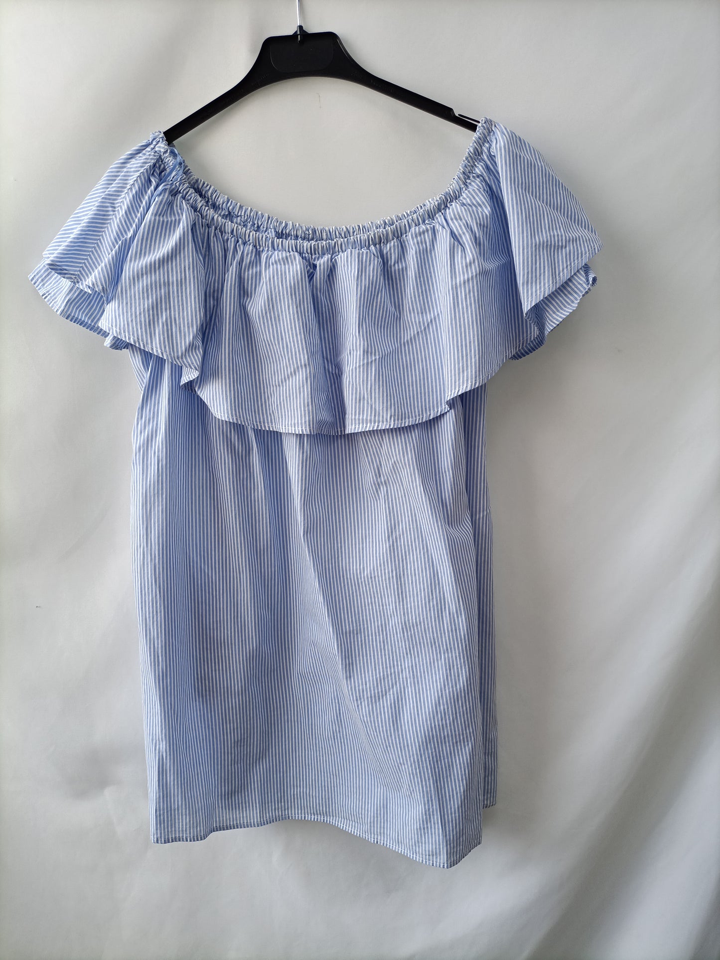 ZARA.Vestido corto cuello barco T.m