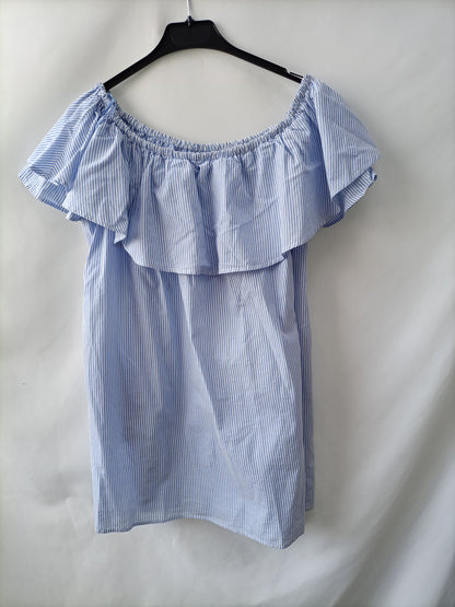 ZARA.Vestido corto cuello barco T.m