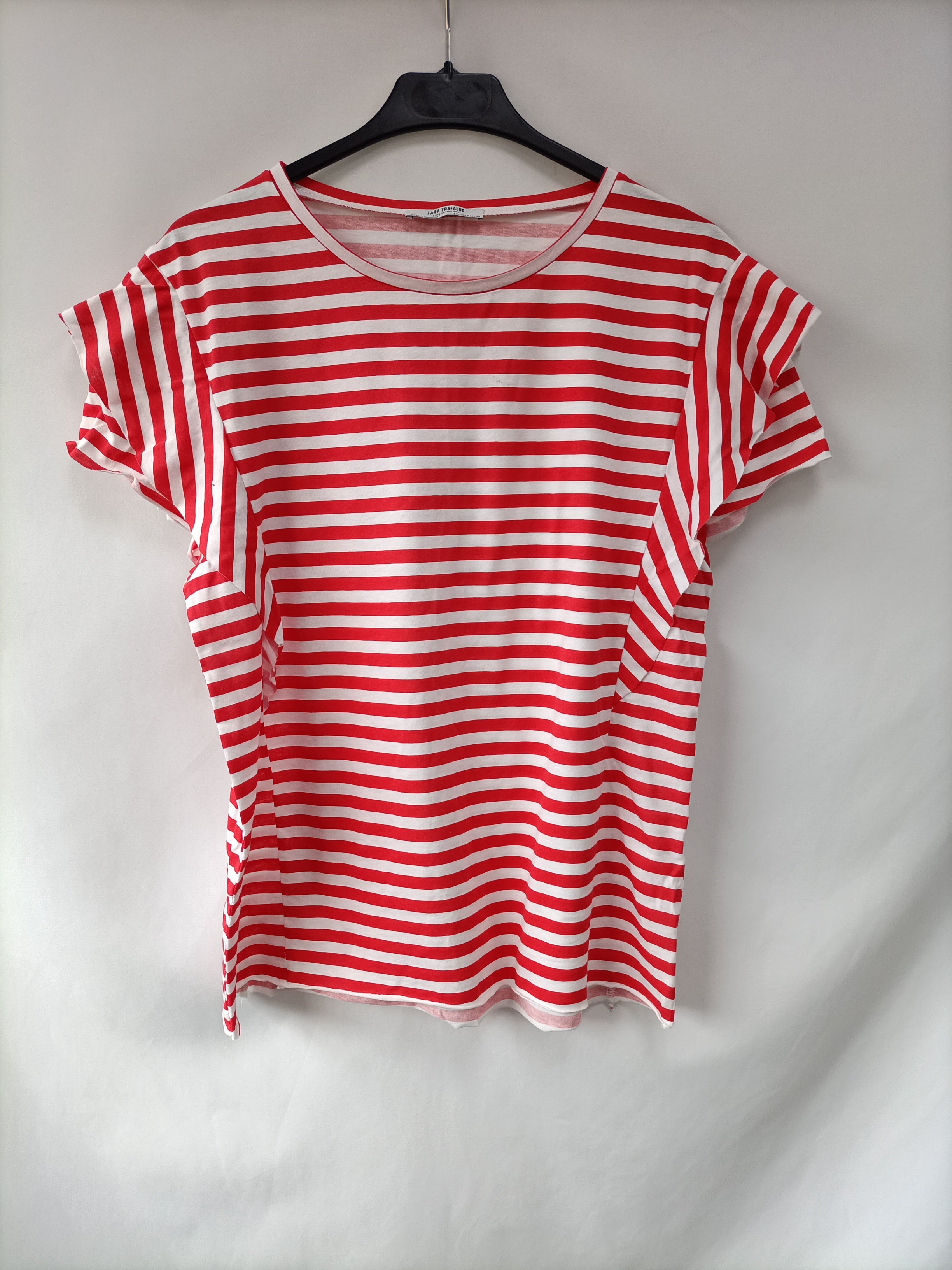 Camisetas de shops rayas rojas y blancas zara