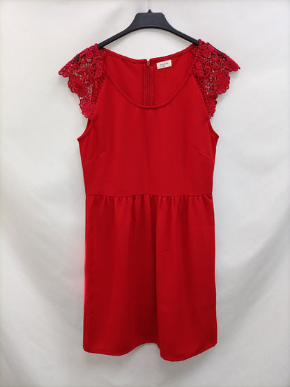 AMICHI.Vestido rojo detalle encaje T.m