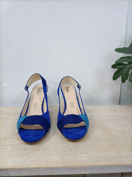 MENBUR.Tacones azules T.39