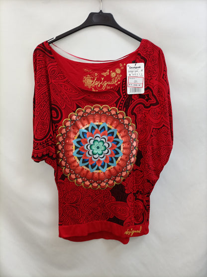 DESIGUAL. Camiseta roja estampada T.s