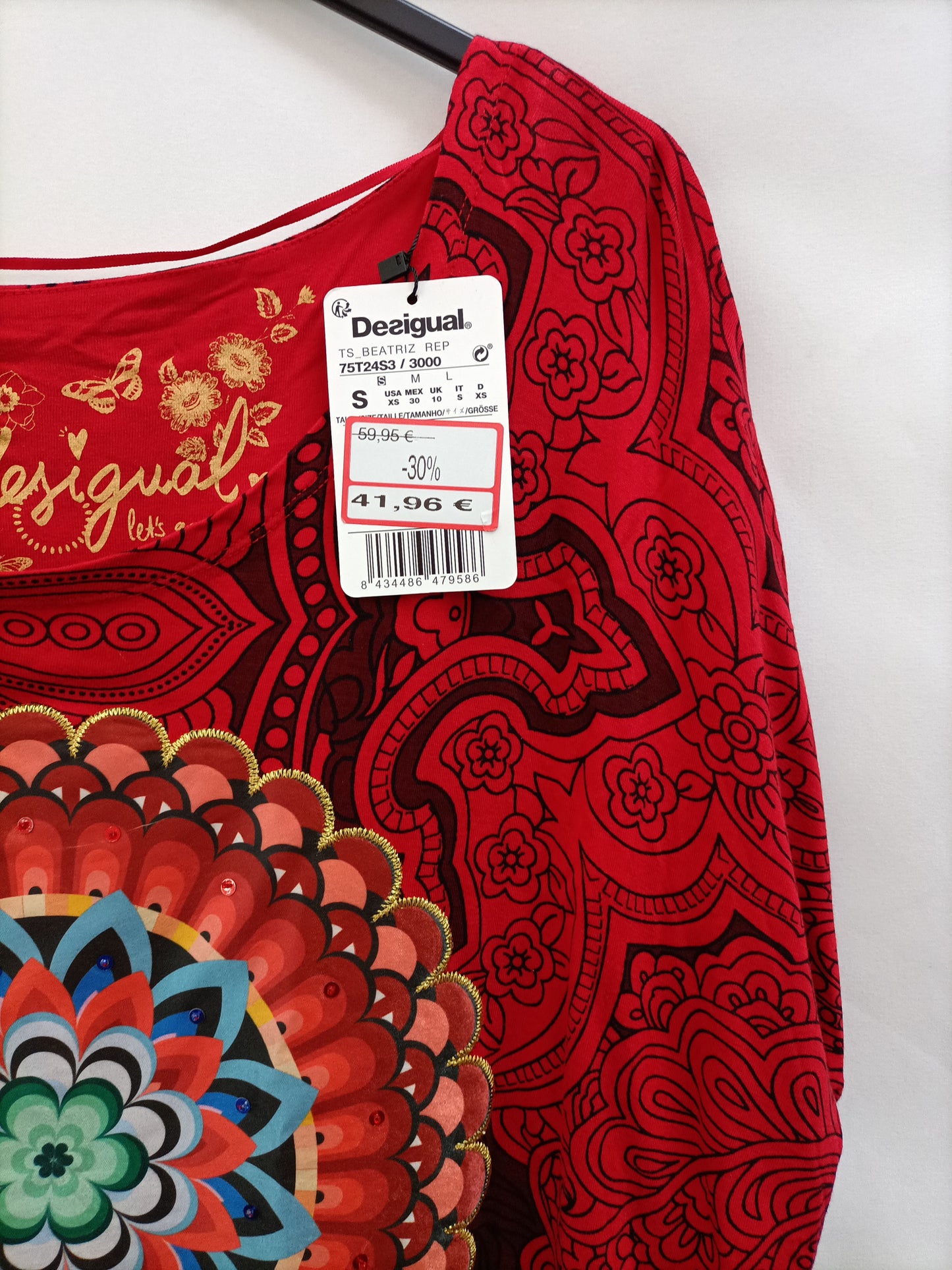 DESIGUAL. Camiseta roja estampada T.s